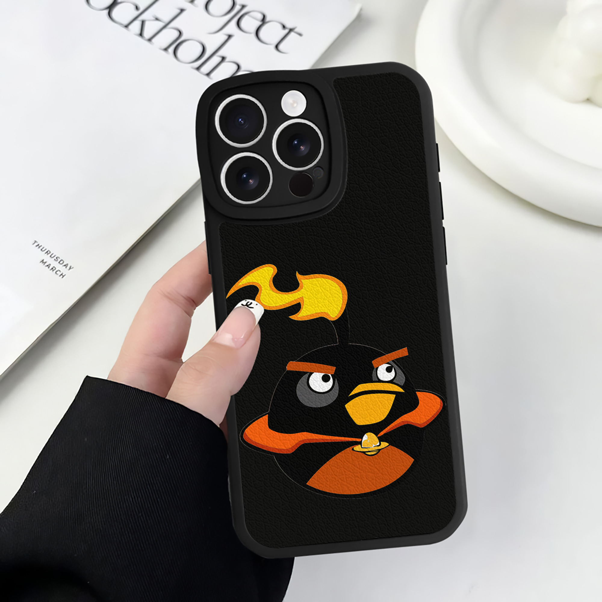 （画像用） Angry Birds アングリーバード 【iPhone 16シリーズ対応】シリコンスマホケース（レザー調） 材質：シリコン